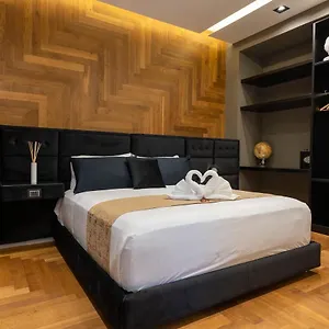 B&z Luxury , Bari Italia